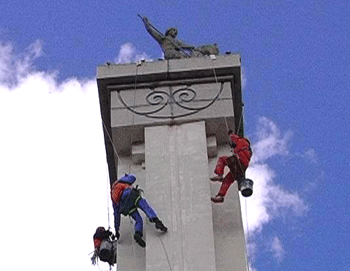 При проведении высотных работ на памятнике Георгию Победоносцу в Севастополе обнаружено отсутствие на его поверхности сусального золота