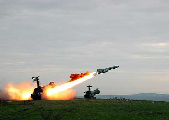 Черноморский флот расстрелял крылатыми ракетами корабли противника .