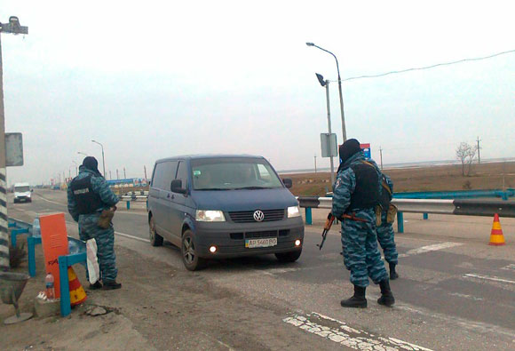 Беркут на въезде в Крым