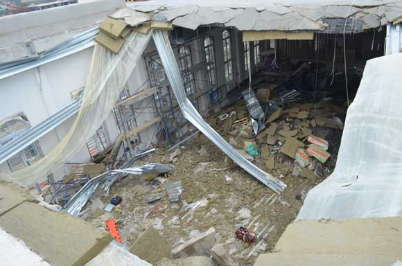 обрушилась крыша кадетского училища в Севастополе