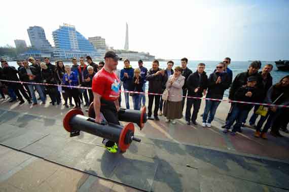 В Севастополе прошли соревнования по силовому экстриму