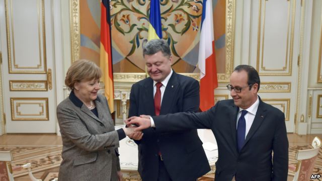 Канцлер Германии Ангела Меркель, Президент Украины Пётр Порошенко и Президент Франции Франсуа Олланд и 