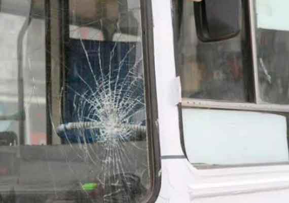 Вечером 29 декабря неизвестные обстреляли камнями троллейбус и маршрутку. Об этом сообщили «Искре» сотрудники предприятия «Севэлектроавтотранс».