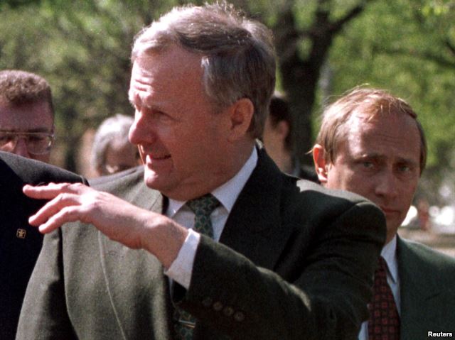 Анатолий Собчак и Владимир Путин в 1994 году