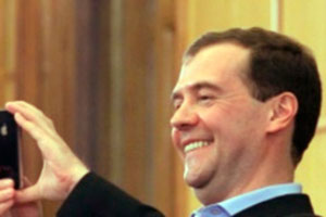 Премьер-министр России Дмитрий Медведев, совершающий рабочую поездку по Крыму, намерен заняться проблемами местных музеев.