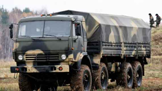 На Донбассе произошла авария с российским КамАЗом, который перевозил офицеров Вооруженных сил России.