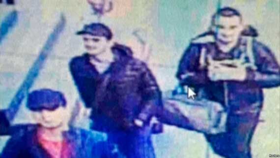 У двух из трех смертников, совершивших взрывы в аэропорту Стамбула, были российские паспорта.  Как сообщает турецкая интернет-газета Haber Turk, документы были выданы на имена Ракима Булгарова и Вадима Османова.