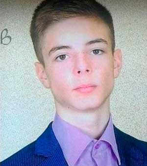 Около полуночи 4 июля в Нахимовский райотдел полиции Севастополя обратился местный житель. Он рассказал, что в половине девятого вечера 2 июля ушёл гулять и не вернулся его 16-летний сын Вячеслав Сопов.
