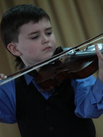 Матвей Блюмин представлял свой родной город на IV Международном конкурсе скрипачей и квартетов имени Леопольда Ауэра, который завершился в Санкт-Петербурге