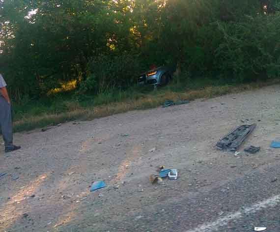 - 55-летний водитель автомобиля Audi при развороте с правой обочины произвёл столкновение с фурой под управлением 47-летнего мужчины, - сообщили в пресс-центре МВД Севастополя. 