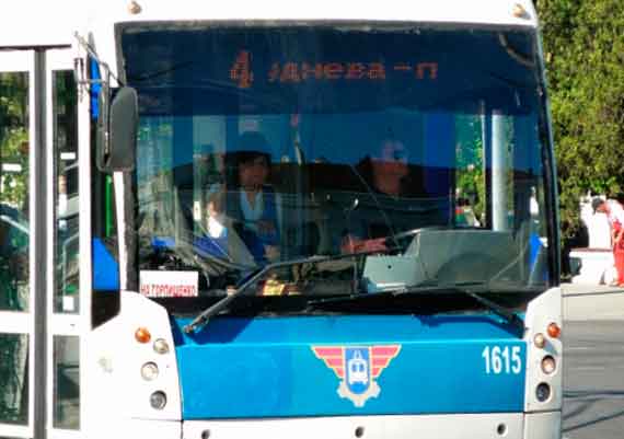 В воскресенье, 16 июля, в Севастополе выйдут на маршруты 37 новых троллейбусов. Об этом сообщил пресс-секретарь ГУП С "Севэлектроавтотранс" Игорь Долгополов.