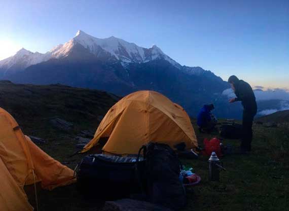 Известный севастопольский альпинист и депутат заксобрания Юрий Круглов начал восхождение на восьмой по высоте восьмитысячник мира – вершину Дхаулагири (8167) в Гималаях.
