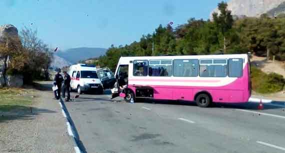 Под Севастополем водителю стало плохо за рулем - автобус с людьми вылетел на встречку
