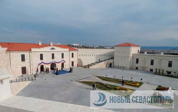 На территории Константиновской казематированной батареи в Севастополе сегодня состоялась торжественная церемония открытия музейно-выставочного комплекса, отражающего всю более чем 200-летнюю военную историю города