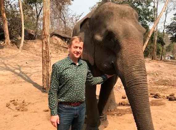 Зубков привезет из Лаоса слонов в крымский парк «Тайган»