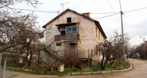 двухэтажный дом в Севастополе