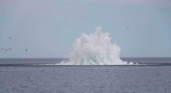 В море рядом с центральным пляжем Фороса взорвали бомбу 