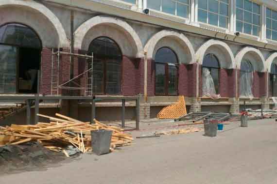 Демонтировали спорную пристройку ночного клуба "Калипсо", расположенного в Артбухте Севастополя