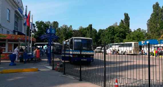 Автовокзал Севастополя обнесли забором