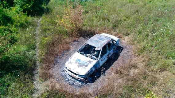 Сожжённый автомобиль «Дэу Нексия» с телом пропавшего мужчины, помещенным в багажник, был обнаружен 9 августа близ села Куйбышево Бахчисарайского района Крыма