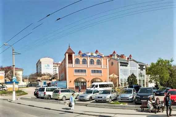 Севастополь, ул Пожарова, «Дом Ангелов», предоставляющий ритуальные услуги