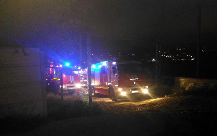 Шесть единиц пожарной техники тушили вчера вечером пожар в частном доме по ул. Дмитрия Ульянова в Севастополе