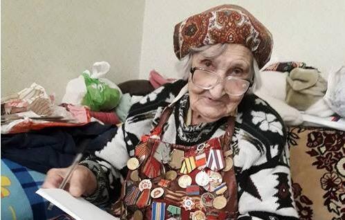 В Севастополе выделили давно обещанную квартиру заслуженному ветерану Великой Отечественной войны, 94-летней Шевкие Абибуллаевой, однако новостройка оказалась непригодной для жизни.