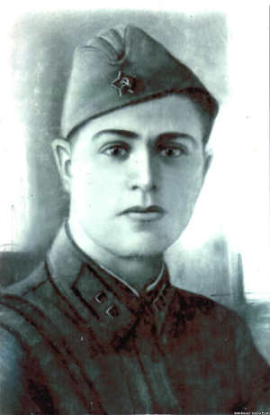 Лейтенант Насрулла Салли Дудаков. Фото сделано в начале 1942 года на Акмонайских позициях Крымского фронта Красной Армии