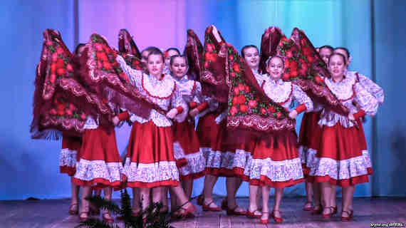 В Севастополе 30 марта прошел городской ежегодный фестиваль народного и классического танца «Радуга»