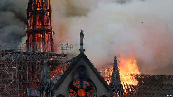 Пожар в Соборе Парижской Богоматери, 15 апреля