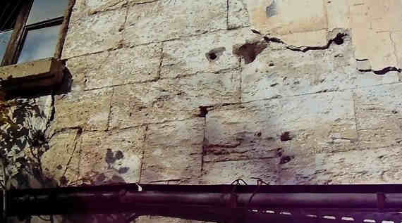 Интегрированная в стену цеха кладка восточной стены 7-го бастиона (ноябрь 2018 г.)