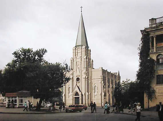 Костел на площади Ушакова в Севастополе