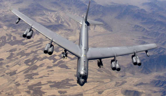 американский стратегический бомбардировщик Boeing B-52H Stratofortress
