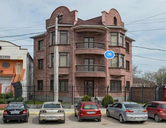  Недвижимость, которая находится в центральной части города – на улице Шварца, 26, продана чиновникам местным коммерсантом Тиграном Арутюняном