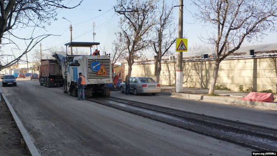 Дорожные работы на проспекте Победы в Севастополе