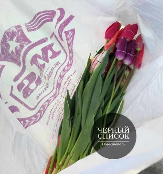 В Севастополе неизвестный мужчина воровал цветы с могил, чтобы прокормиться