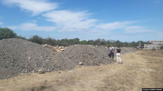 Сотрудники Севприроднадзора выявили несанкционированное размещение отходов грунта на территории садового товарищества «Старт» (м. Фиолент)