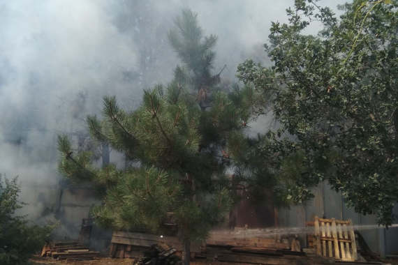  Гагаринском районе, недалеко от Горбатого моста и садоводческого товарищества «Клеры-2» происходит пожар