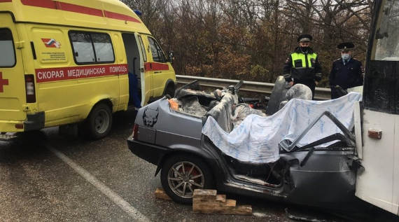 Четыре человека погибли при столкновении легковушки и троллейбуса на автодороге Симферополь – Алушта в районе Ангарского перевала