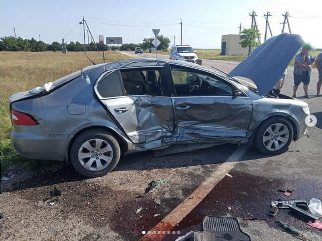 среди пострадавших один ребенок, находившийся в автомобиле Mazda, еще двое детей, водитель и пассажир – из автомобиля Skoda Superb