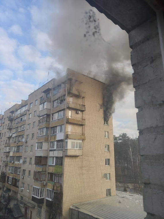 В Буче нанесен удар по многоквартирному жилому дому