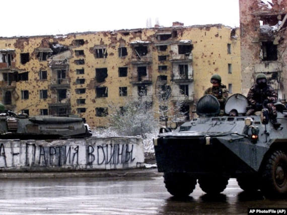 разрушенном Грозном, 2004 год