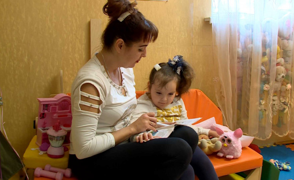 Севастопольская шестилетняя девочка Валерия Гулиева с диагнозом «детский церебральный паралич» выиграла всероссийский конкурс для людей с ограниченными возможностями здоровья «Мир внутри нас»