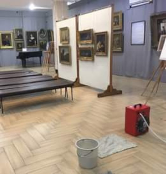Сотрудники Севастопольского художественнного музея имени М.П. Крошицкого считают нынешние условия хранения художественных полотен и других произведений искусства недопустимыми.