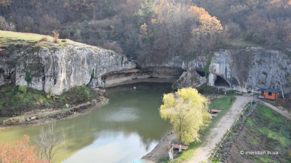 Водопадный пруд районе села Родное