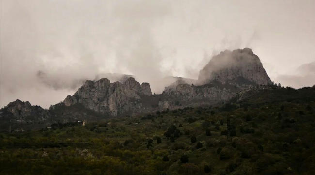 Крымские горы в тумане