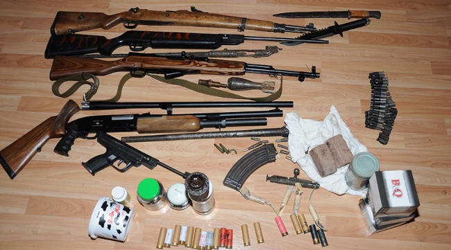 ФСБ закрыла в Крыму подпольную оружейную мастерскую