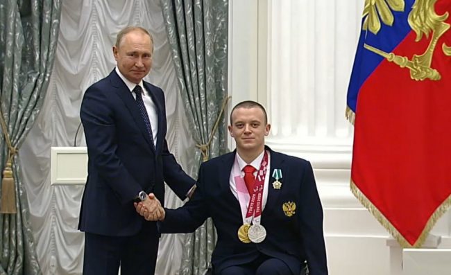 Путин наградил орденом Дружбы Андрея Граничку из Севастополя