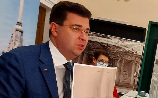 Губернатор Михаил Развожаев уволил директор музея-заповедника героической обороны и освобождения Севастополя Александра Баркова.
