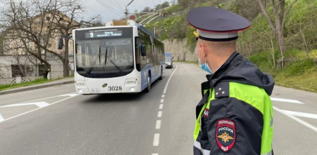 Автоинспекторы Севастополя провели очередной контроль безопасности пассажирских перевозок